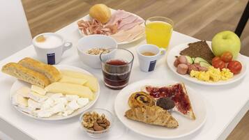 Daily buffet breakfast for a fee