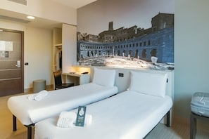 Twin Room, Non Smoking | In-room safe, desk, iron/ironing board, free WiFi - B&B Hotel Roma Trastevere (Rome)
