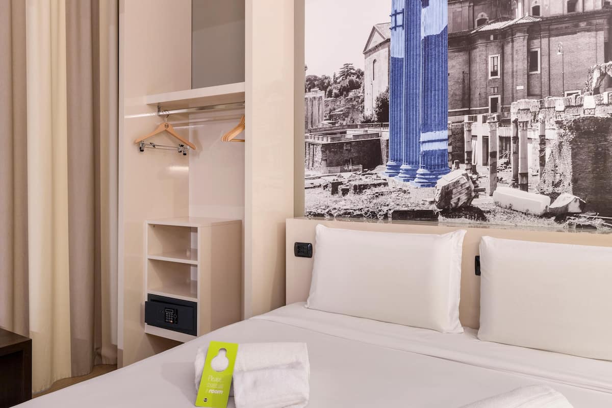 In-room safe, desk, iron/ironing board, free cribs/infant beds