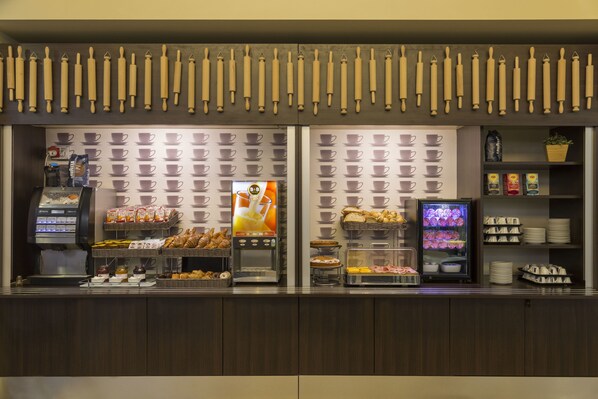 Daily buffet breakfast (EUR 9.5 per person)