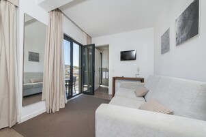 Junior Suite | Down comforters, desk, blackout drapes, soundproofing