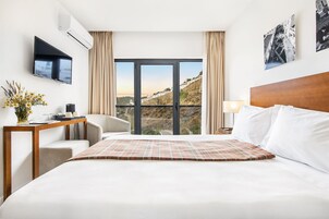 Comfort Double Room | Down comforters, desk, blackout drapes, soundproofing