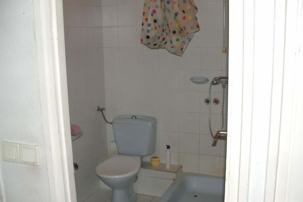 Camera familiare, bagno condiviso | Bagno | Combinazione doccia/vasca, asciugacapelli, asciugamani