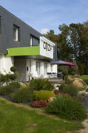 Garden. Cozy Hotel