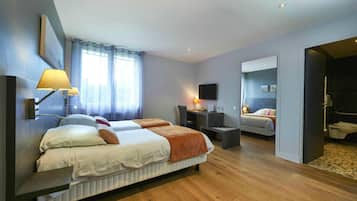 Cozy Quadruple Room
