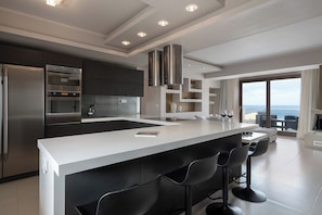 Private kitchen - Kymothoe Elite Suites (Zakynthos)