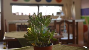 Lobby-lounge