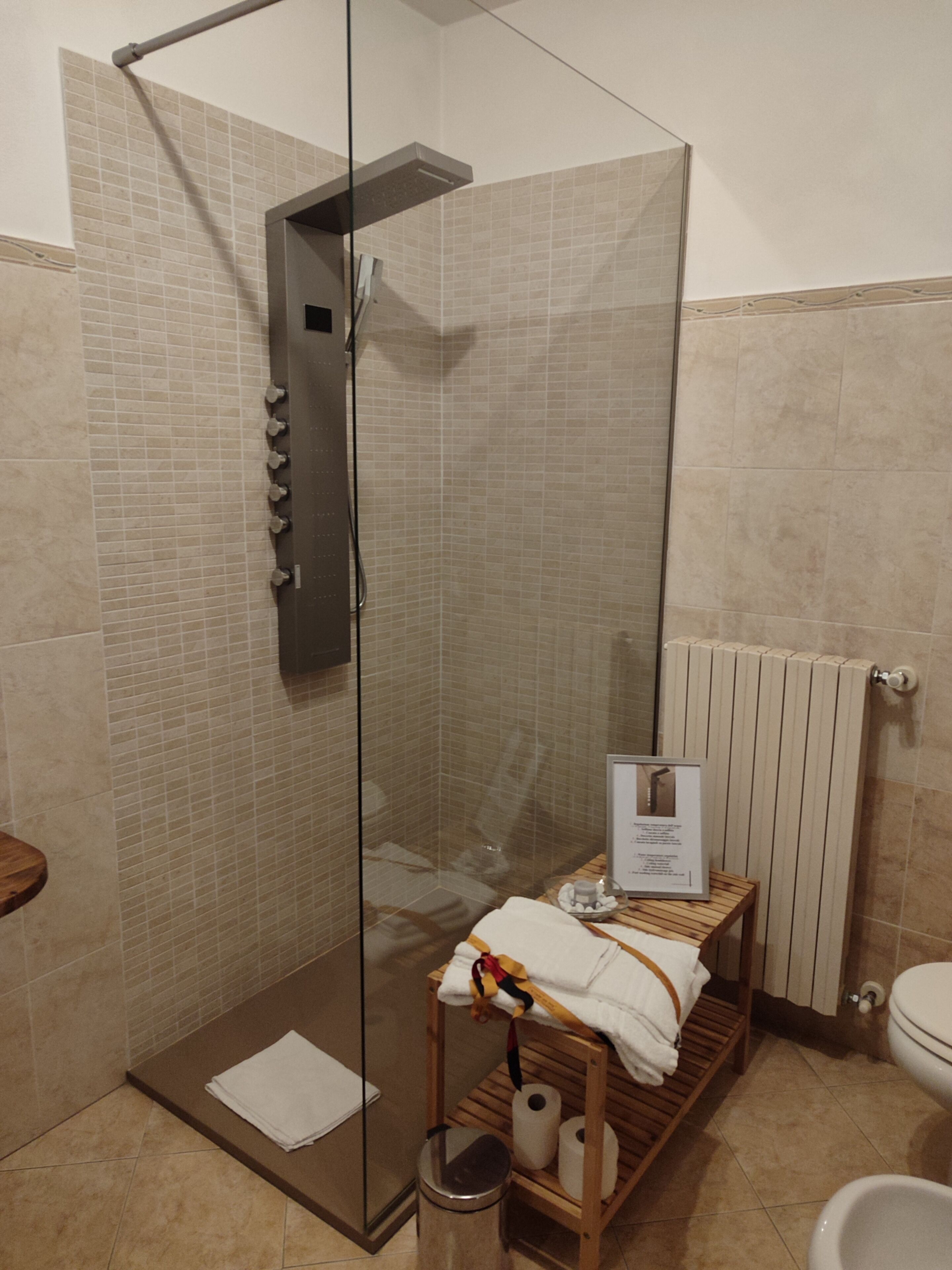 Suite, salle de bains privée | Salle de bain