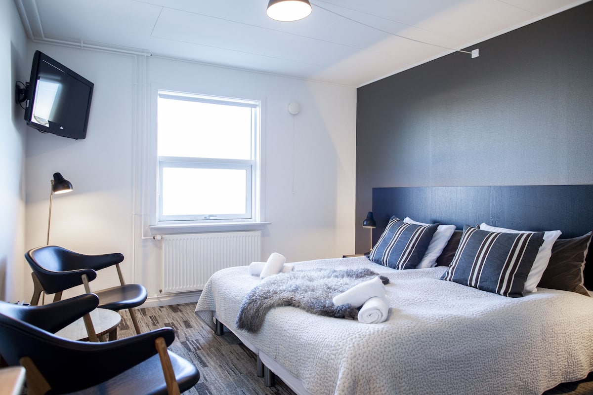 1 Schlafzimmer, individuell dekoriert, individuell eingerichtet