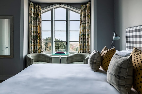 Grand Double Room, 1 Double Bed (Best House Room) | Iron/ironing board, free WiFi, bed sheets