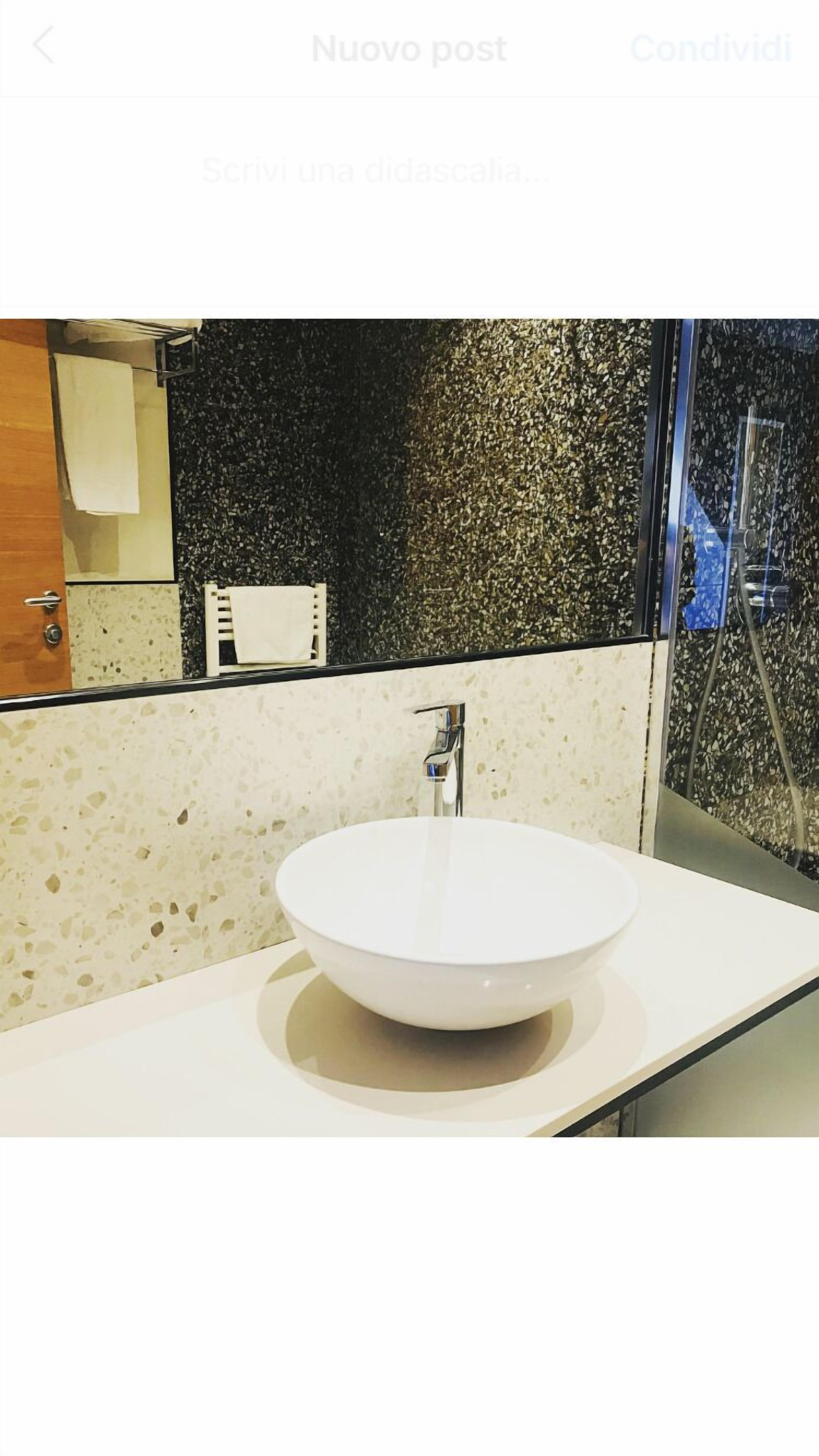 shower, free toiletries, hair dryer, bidet