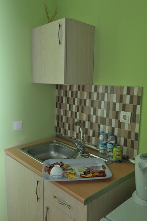 Standard Double or Twin Room | Living room | TV - Turna Apart (Istanbul)