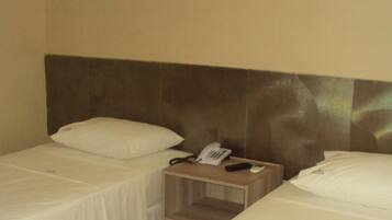 Minibar, free WiFi, bed sheets