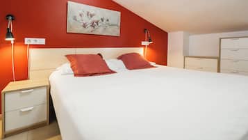 Soundproofing, iron/ironing board, free WiFi, bed sheets