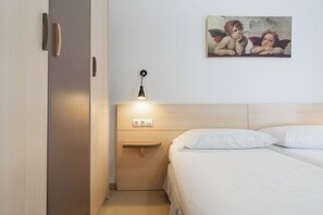 Apartment, 2 Bedrooms, Balcony | Insonorización, tabla de planchar con plancha y wifi gratis 