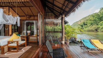 Villa (Floating with Breakfast) | Pemandangan dari bilik