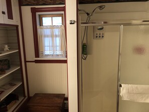 Standard Double Room, Ensuite (Romance Suite) | Bathroom - Keller House (Centre Hall)