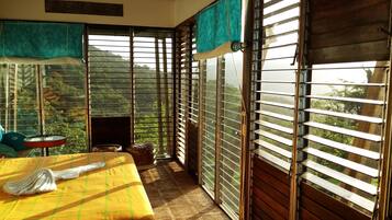 Single Room | In-room safe, individually furnished, desk, free WiFi