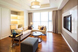 TV, iPod dock, pay movies - Crowne Plaza Shanghai Anting by IHG (Shanghai)