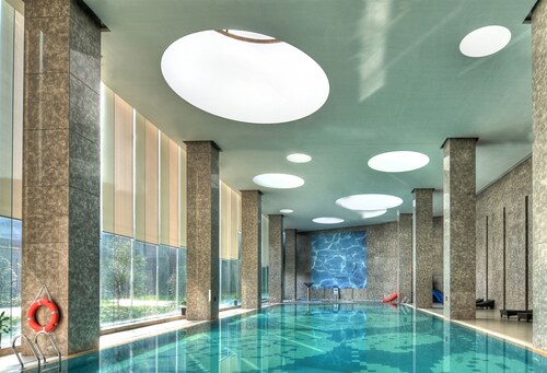 Crowne Plaza Shanghai Anting - 20 Minutes drive to National Exhibition and Convention Center & 15 Minutes drive to F1