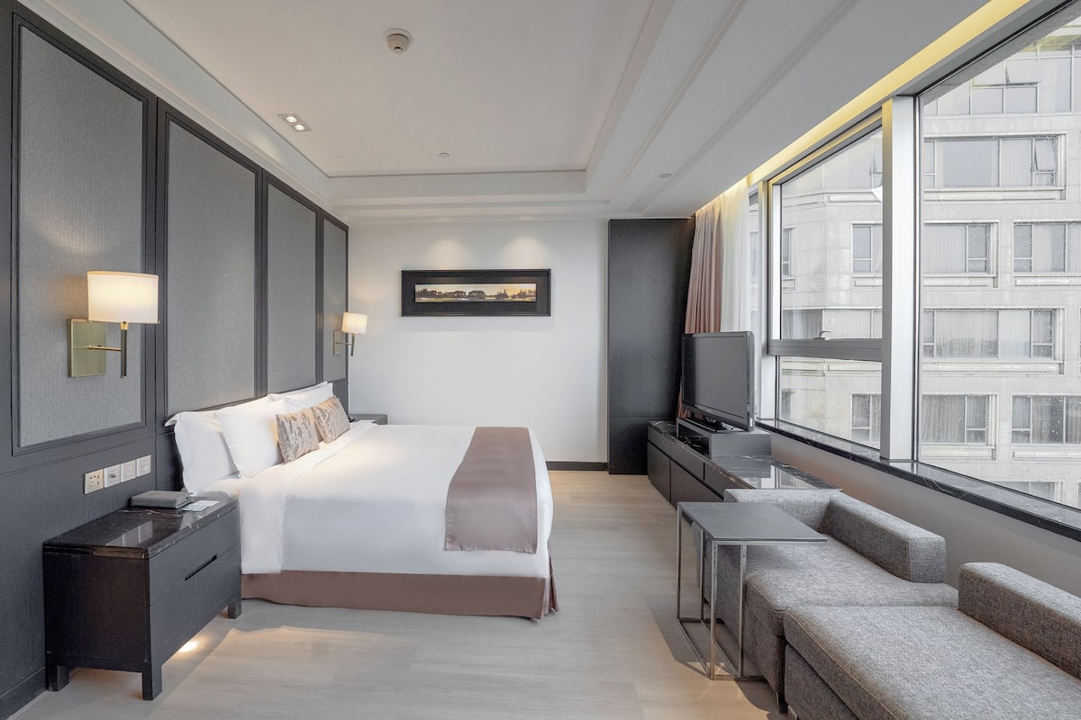 1 bedroom, minibar, in-room safe, individually furnished