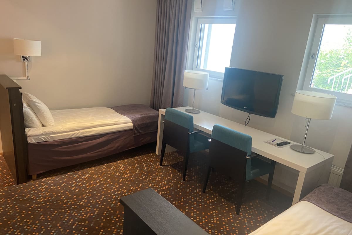 Twin Room, 2 Twin Beds | Premium bedding, laptop workspace, blackout drapes, free WiFi