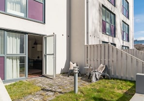 Studio med uteplats och 140cm bäddsoffa | Terraza o patio