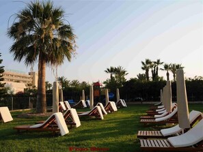 Property grounds - Frixos Suites Hotel Apts (Oroklini)