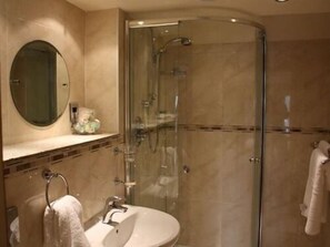 Camera, 1 letto king, bagno in camera (Ingleborough) | Bagno | Asciugamani