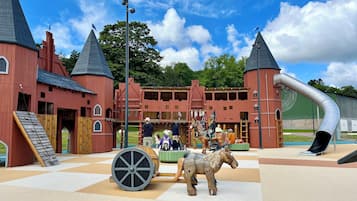 Children’s play area – outdoor