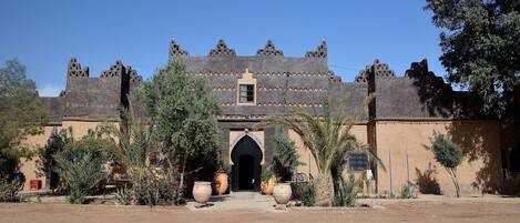 Fachada de la propiedad