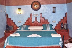 家庭四人房, 私人浴室 | 高档床上用品、加厚床垫、特色装修、特色家居