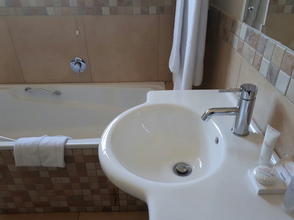 Hoyohoyo Chartwell Lodge by null