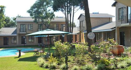 Hoyohoyo Chartwell Lodge