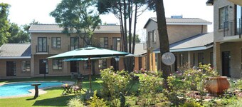 Hoyohoyo Chartwell Lodge