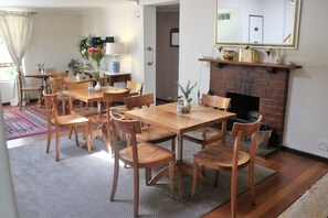 Daily full breakfast (ZAR 120 per person)