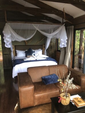 Bungalow de lujo | Ropa de cama de alta calidad y caja de seguridad en la habitación