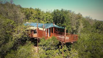 Classic Tent (Honeymooon) | Premium bedding, in-room safe, individually decorated