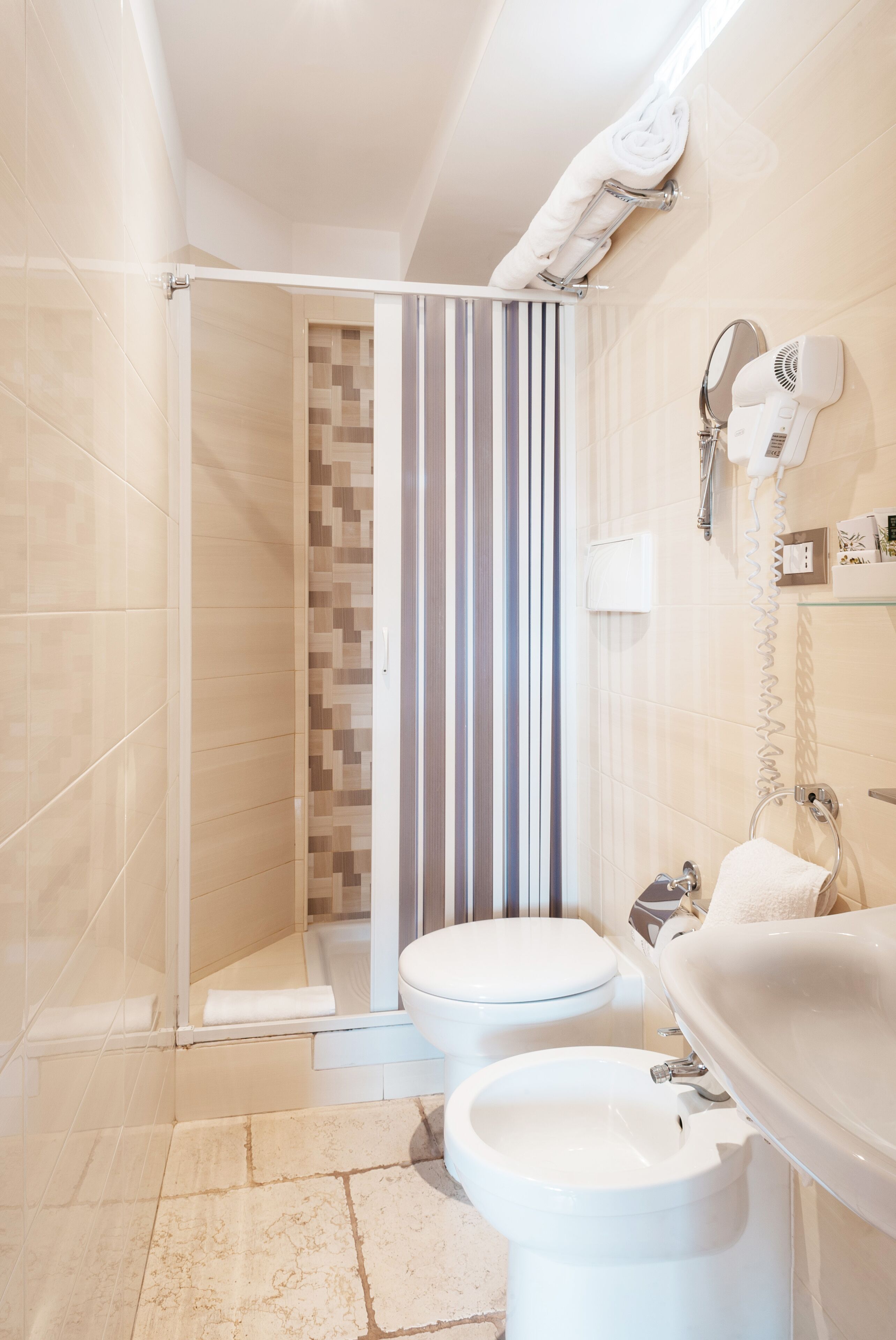 exclusive double room | bathroom | shower, free toiletries, hair dryer, bathrobes