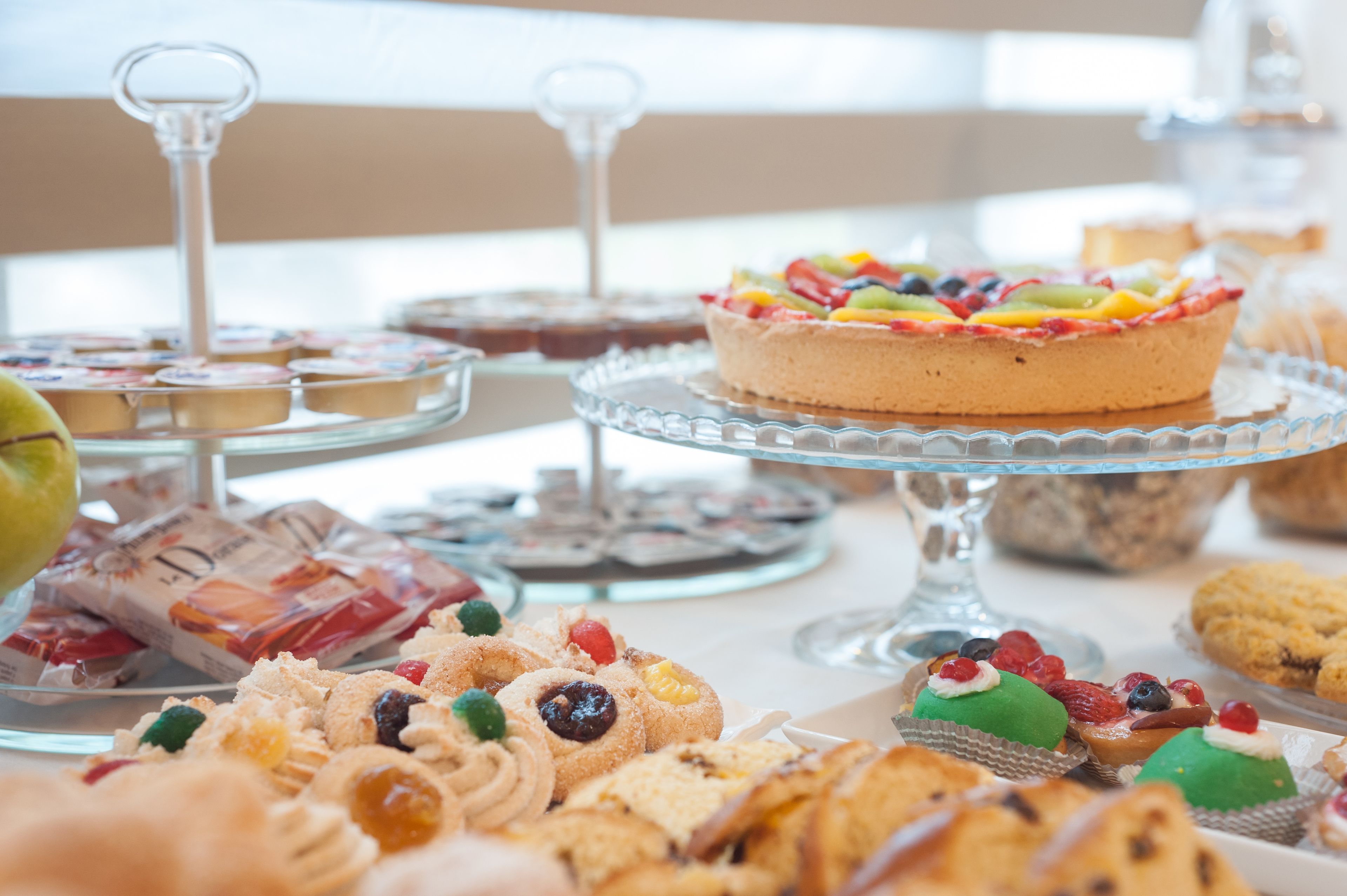 Tägliches Frühstücksbuffet (8 EUR pro Person)