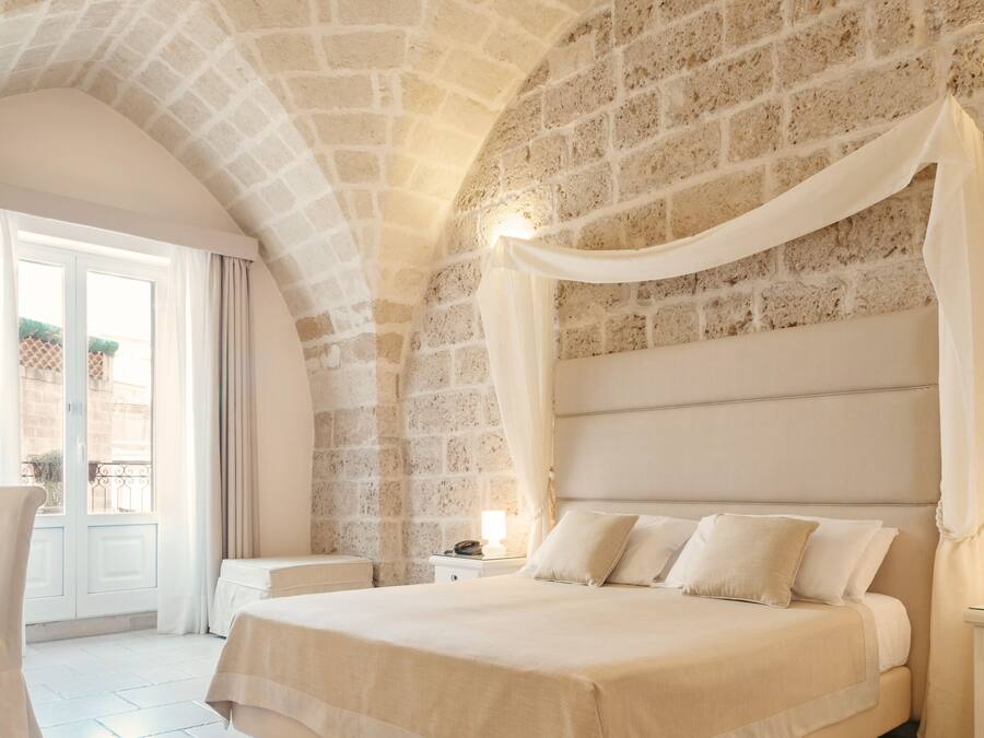 Frette Italian sheets, premium bedding, minibar, in-room safe