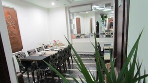 Breakfast, lunch and dinner served  - Hotel Promise (Istanbul)
