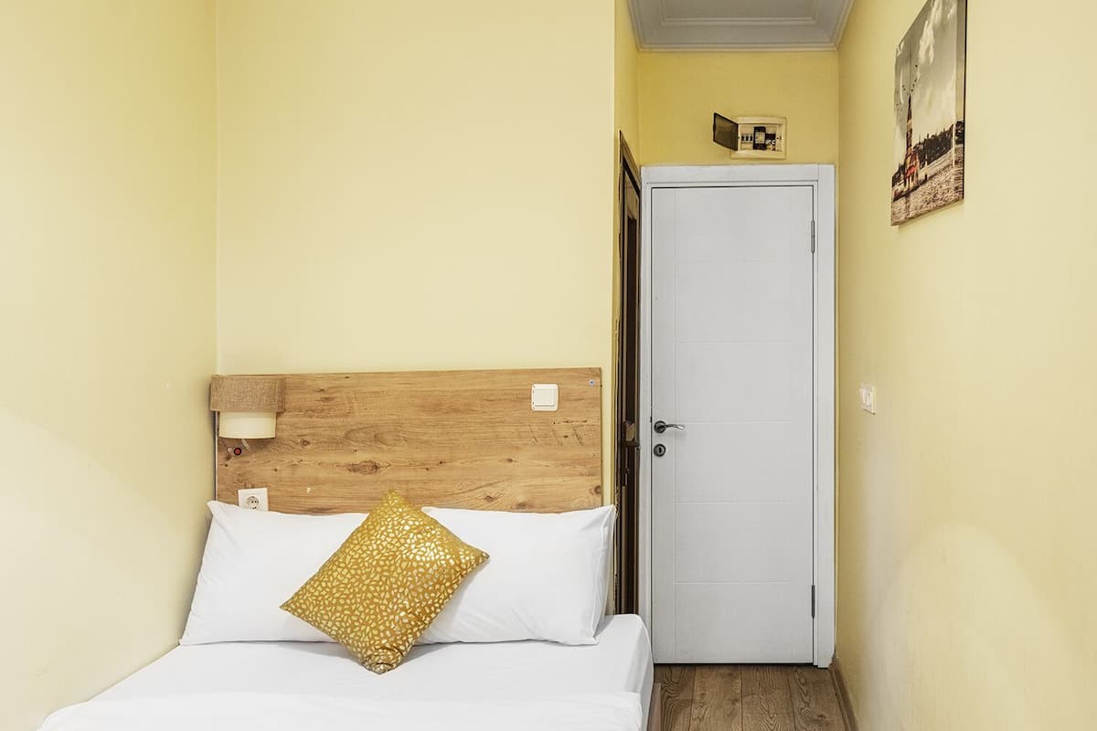 Premium bedding, free minibar items, in-room safe