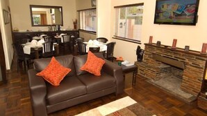 Lounge - Algoa Bay Bed & Breakfast (Gqeberha (Port Elizabeth))