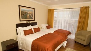 In-room safe, desk, WiFi (free) - Algoa Bay Bed & Breakfast (Gqeberha (Port Elizabeth))