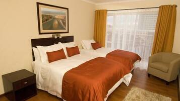 In-room safe, desk, free WiFi