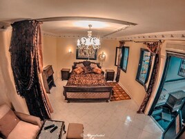 Suite romántica, 1 cama de matrimonio | Decoración individual, mobiliario individual, escritorio
