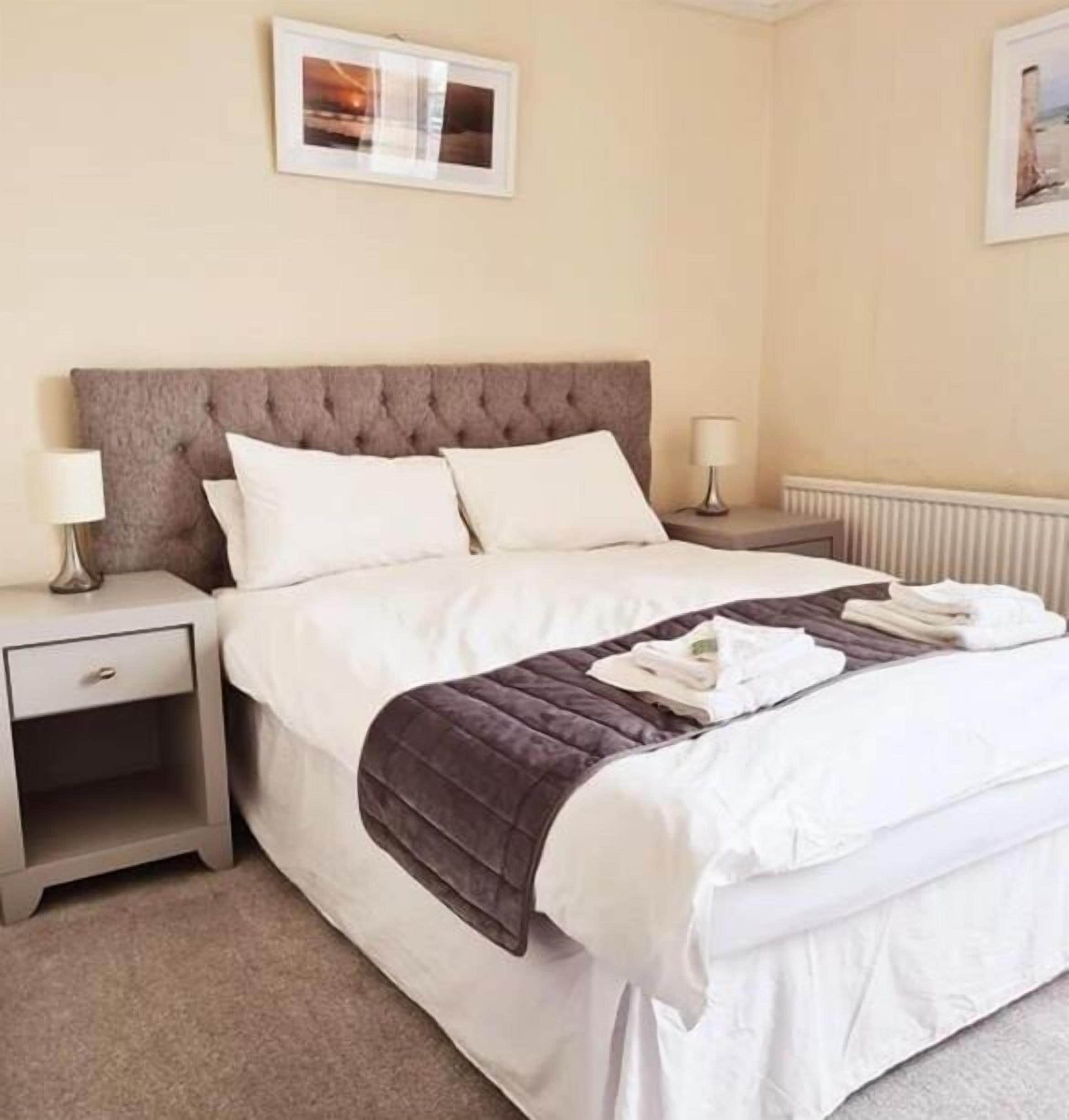 Standard Double Room, Ensuite, Sea View