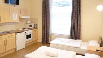 Double Room, Ensuite | Private kitchenette