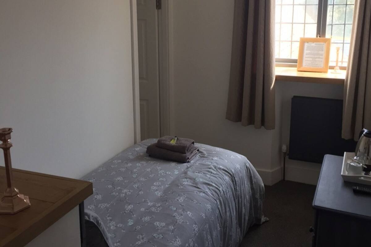 Single Room, Ensuite (Room 10)